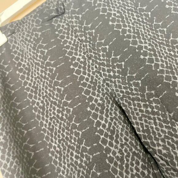 JOIE LEGGINGS STRECH PANTS KEENA BLACK PONTE SNAKESKIN MID RISE TRENDY SZ L - Picture 7 of 14